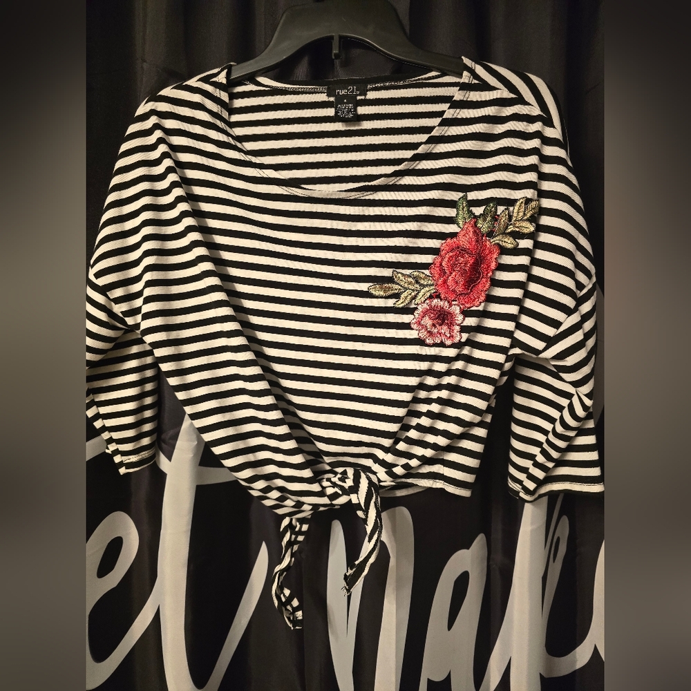 Rue 21 size small top